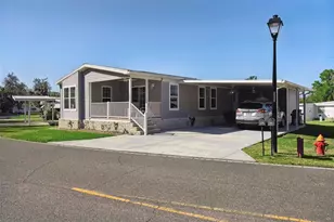 147 Royal Palm Dr, Leesburg, FL 34748 - Photo 3