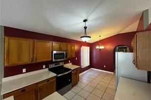 1043 Vanderbilt Dr, Eustis, FL 32726 - Photo 5