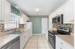 807 Alvarado Pl, The Villages, FL 32159 - Photo 23