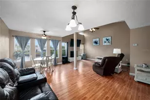 17203 Sandalwood Dr, Wildwood, FL 34785 - Photo 19