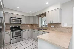 910 Druid Pl, Tavares, FL 32778 - Photo 7