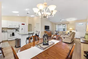 9211 SE 179th Osage Pl, The Villages, FL 32162 - Photo 9