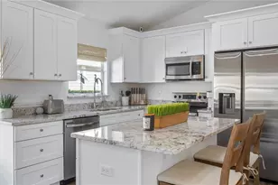 4517 Eaglewood Dr, Leesburg, FL 34748 - Photo 3