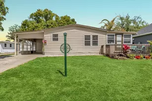 1229 Dustin Dr, Lady Lake, FL 32159 - Photo 1