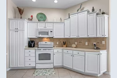 1175 Kinsley Street, The Villages, FL 32162 - Photo 9