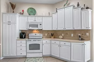 1175 Kinsley St, The Villages, FL 32162 - Photo 9