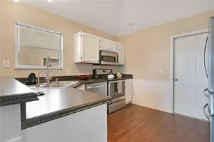 528 Sevilla Pl, Lady Lake, FL 32159 - Photo 11