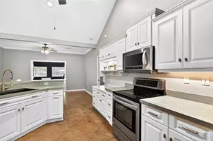 22301 Coronado Somerset Dr, Sorrento, FL 32776 - Photo 11