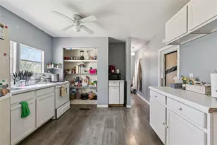 15527 Trousdale St, Clermont, FL 34715 - Photo 9