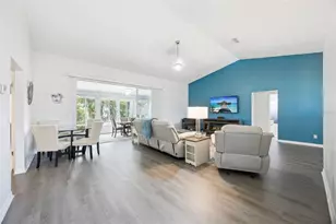 27308 Racquet Cir, Leesburg, FL 34748 - Photo 11