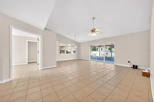 4627 Saddle Creek Pl, Orlando, FL 32829 - Photo 11
