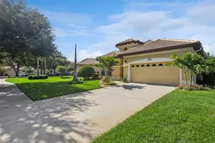 9512 Serra Ct, Howey in the Hills, FL 34737 - Photo 3