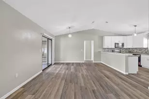 1120 Gardner Ln, Mount Dora, FL 32757 - Photo 9