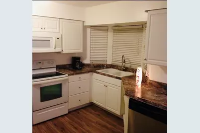 2010 1/2 Vine Street, Leesburg, FL 34748 - Photo 5