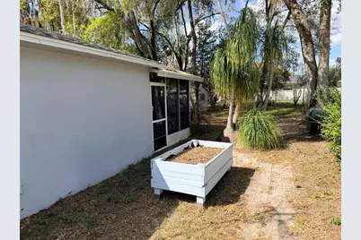 2010 1/2 Vine Street, Leesburg, FL 34748 - Photo 17