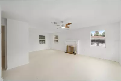 111 E Charlotte Avenue, Eustis, FL 32726 - Photo 17