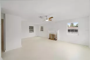 111 E Charlotte Ave, Eustis, FL 32726 - Photo 17