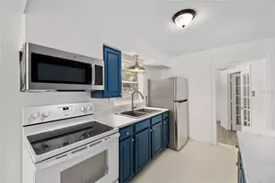 111 E Charlotte Ave, Eustis, FL 32726 - Photo 23