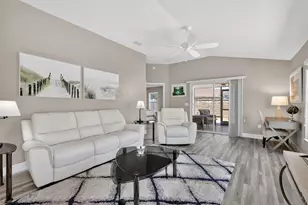 9203 SE 167th Ford St, The Villages, FL 32162 - Photo 7