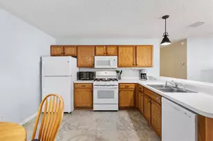 17470 SE 93rd Vine Ave, The Villages, FL 32162 - Photo 15