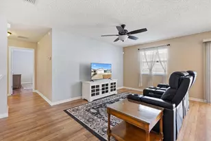 17470 SE 93rd Vine Ave, The Villages, FL 32162 - Photo 11