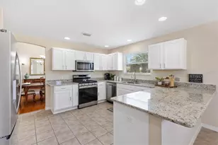 17967 SE 87th Melrose Ct, The Villages, FL 32162 - Photo 11