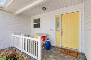 17967 SE 87th Melrose Ct, The Villages, FL 32162 - Photo 3