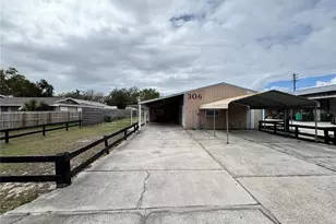 306 N Iona Ave, Fruitland Park, FL 34731 - Photo 1