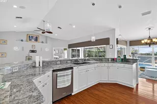 39125 Tacoma Dr, Lady Lake, FL 32159 - Photo 19