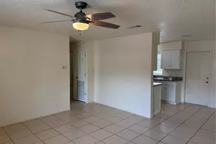 824 S Lone Oak Dr, Leesburg, FL 34748 - Photo 3