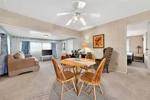 11914 Hickory Ln, Tavares, FL 32778 - Photo 9