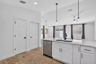 281 Katherine Pl, The Villages, FL 32162 - Photo 11