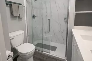 1023 Capella Dr, Tavares, FL 32778 - Photo 9