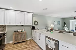 11634 W Bayshore Dr, Crystal River, FL 34429 - Photo 7