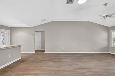 17559 SE 81st Parnassus Court, The Villages, FL 32162 - Photo 7