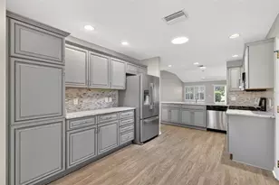 17559 SE 81st Parnassus Ct, The Villages, FL 32162 - Photo 13