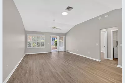 17559 SE 81st Parnassus Court, The Villages, FL 32162 - Photo 5