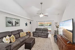 8856 Courtyard Ln, Groveland, FL 34736 - Photo 3