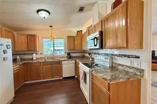 158 Hibiscus Way, Leesburg, FL 34748 - Photo 5