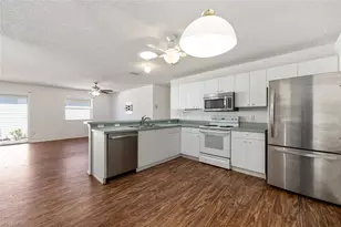 1685 Campos Dr, The Villages, FL 32162 - Photo 9