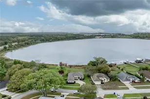 3804 Bayshore Cir, Tavares, FL 32778 - Photo 3