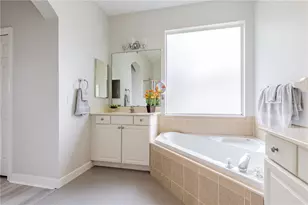 3804 Bayshore Cir, Tavares, FL 32778 - Photo 29