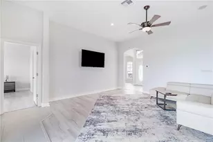 3804 Bayshore Cir, Tavares, FL 32778 - Photo 17