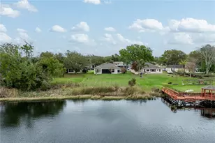3804 Bayshore Cir, Tavares, FL 32778 - Photo 3