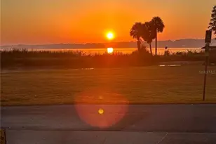 925 Beverly Harbors Dr, Leesburg, FL 34748 - Photo 5