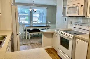 8 Orangewood Dr, Fruitland Park, FL 34731 - Photo 9