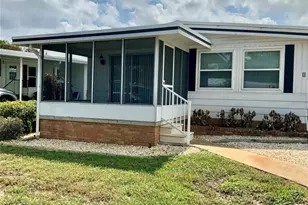 8 Orangewood Dr, Fruitland Park, FL 34731 - Photo 5