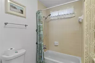 1227 Nassau Cir, Tavares, FL 32778 - Photo 9