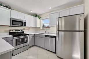 2677 English Ivy Cir, The Villages, FL 32162 - Photo 7