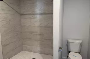 412 S 6th St, Leesburg, FL 34748 - Photo 9